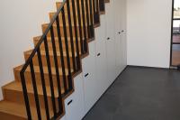 Treppenschrank in weiß