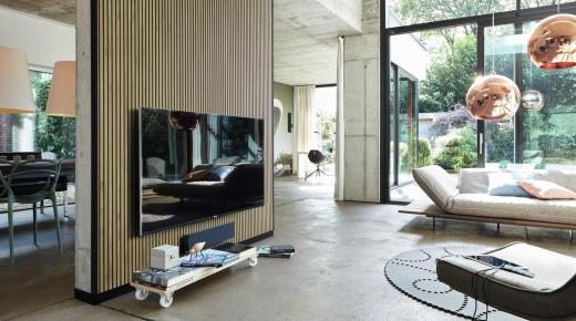 Akustikpaneele im Wohnzimmer sorgen für angenehme Raumakustik