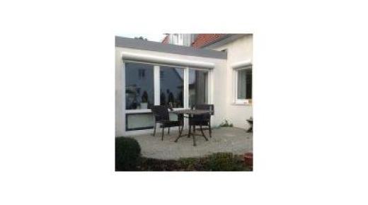 Kunststofffenster in weiß mit Vorbaurollladen
