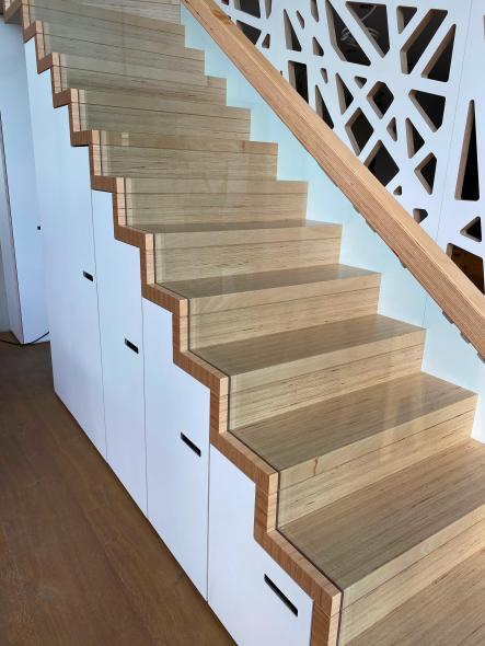 Treppe mit Schubladen für Stauraum
