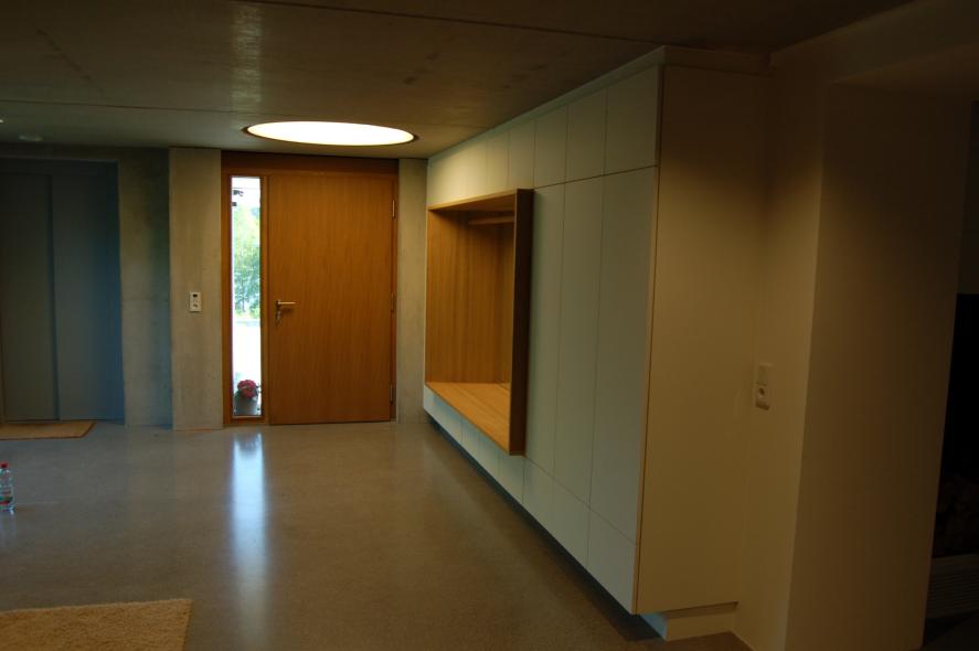 Garderobe mit großem Spiegelelement