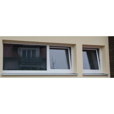 Drei Kunststoff-Fenster in weiß 