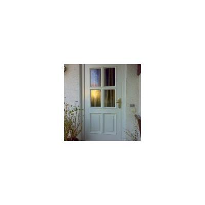 Holz-Haustür weiss mit Sprossenfenstern im klassischen Stil